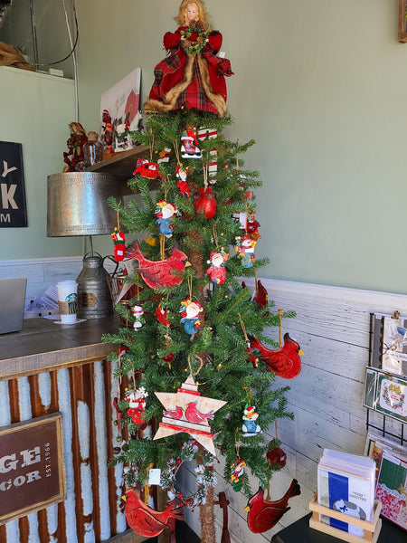 Christmas is Alive at Vintage Rustic Decor